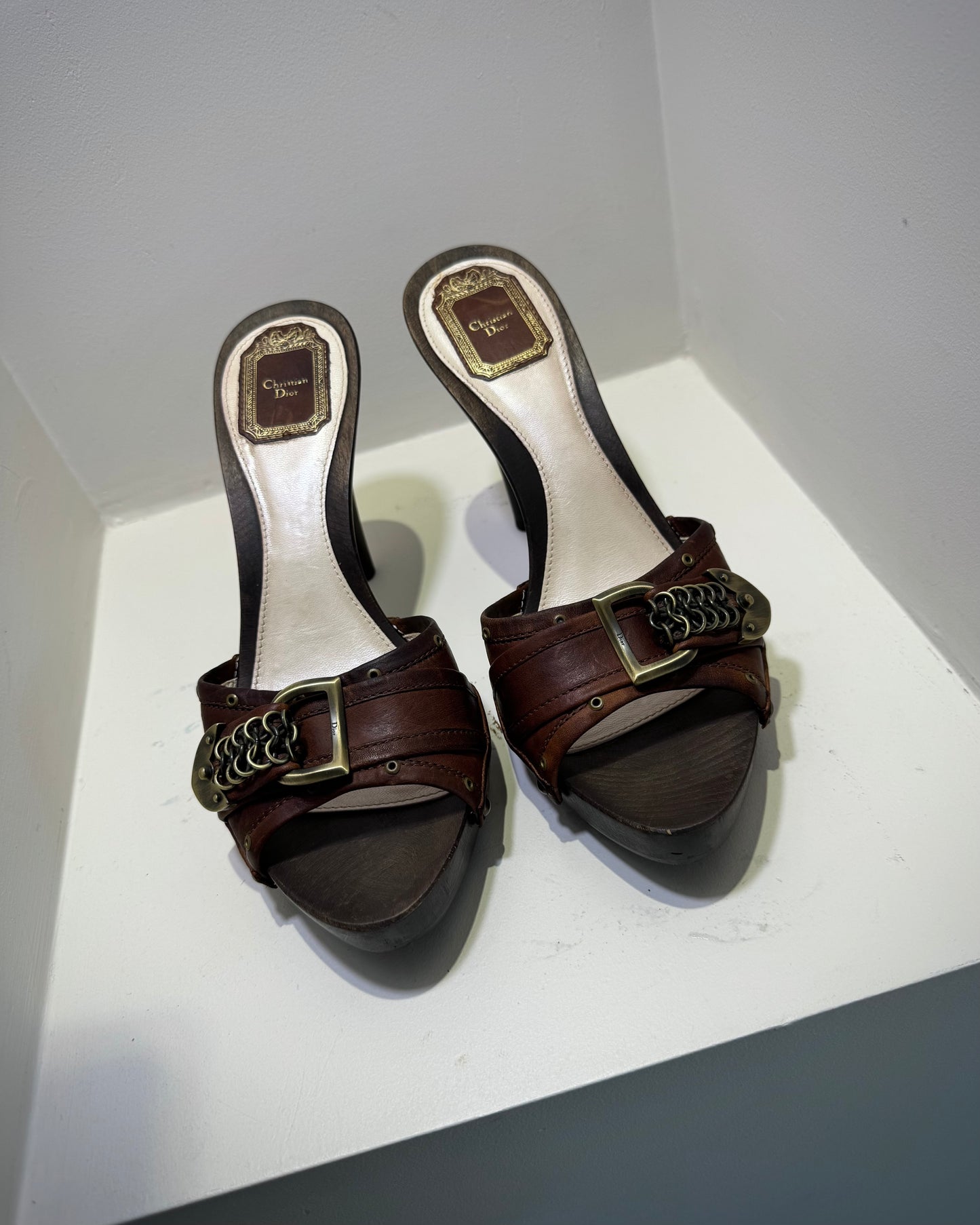 DIOR 2007 ROMANTIQUE WOODEN CHAIN CLOGS 40