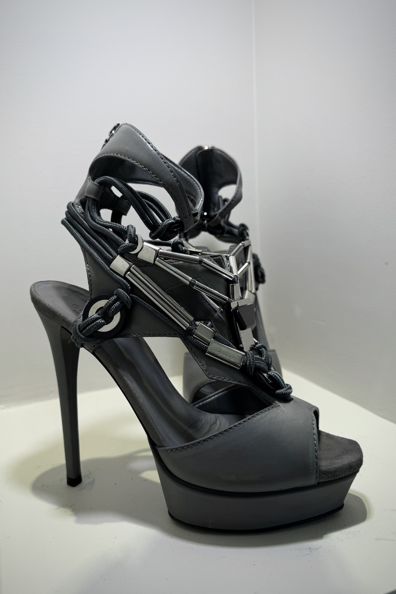 GUCCI 2010 SIGRID PLATFORM SANDAL HEELS 39