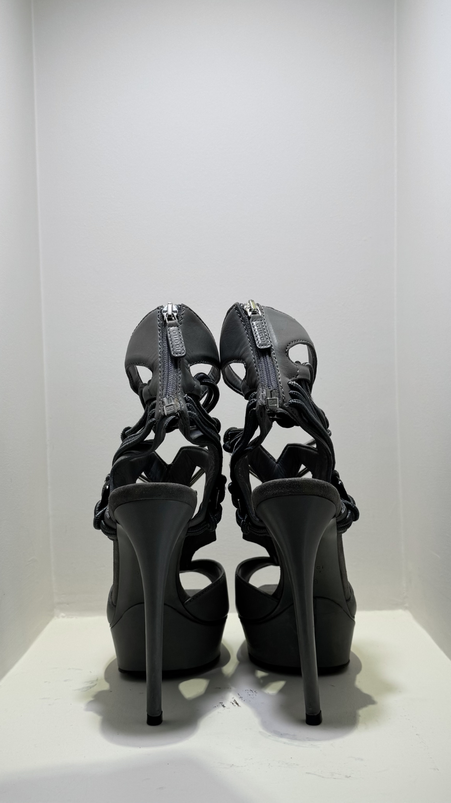 GUCCI 2010 SIGRID PLATFORM SANDAL HEELS 39