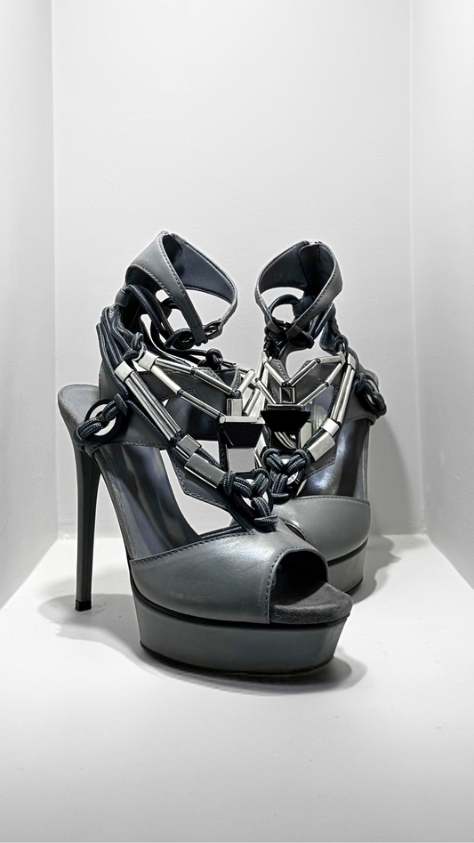 GUCCI 2010 SIGRID PLATFORM SANDAL HEELS 39